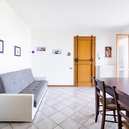 R08 - Ampio Trilocale Con Terrazzo Panoramico Marcelli